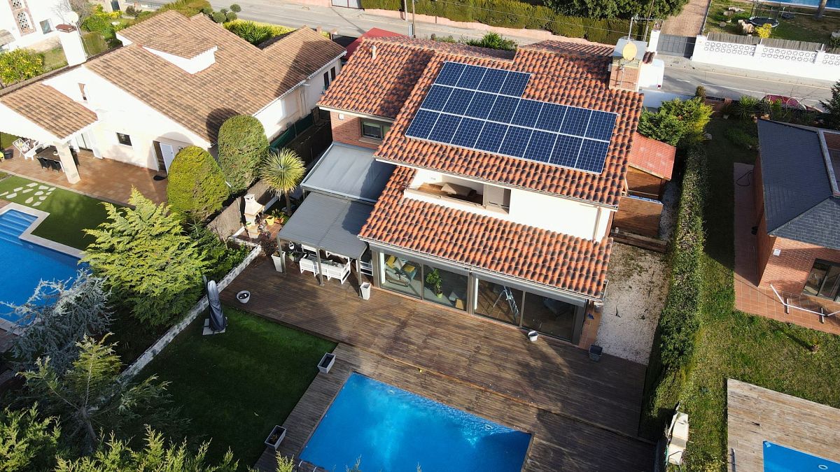 How does subscription solar work? This Spanish company instals panels with no upfront investment