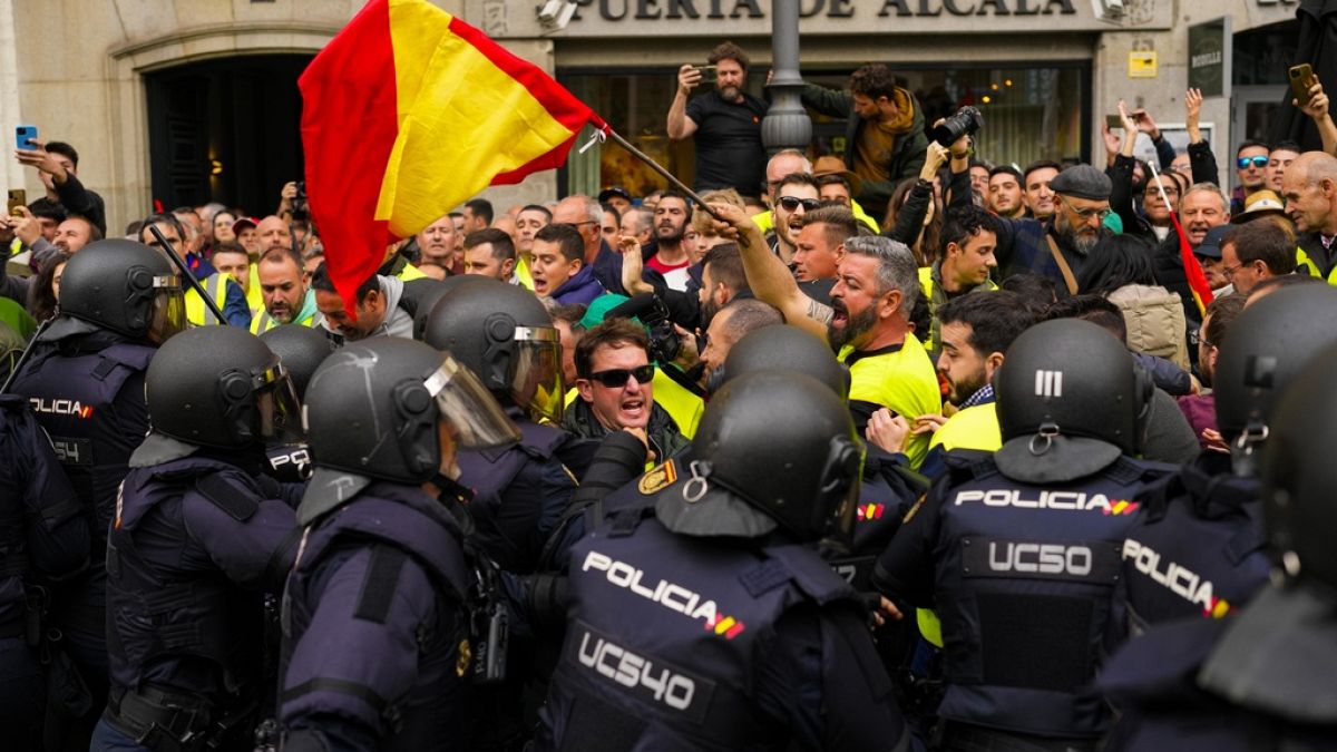 Thousands of farmers descend on Madrid for major tractor protest over EU policies 