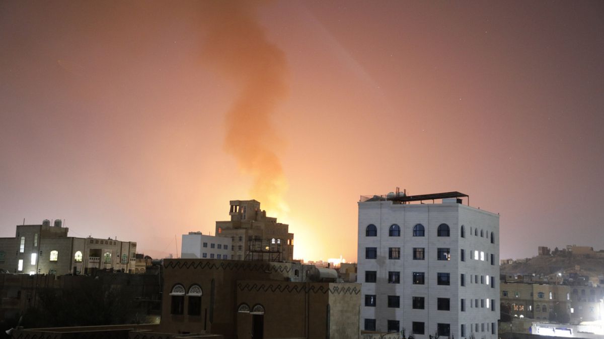 US and UK strike Houthi targets in Yemen after shipping hit in Red Sea 
