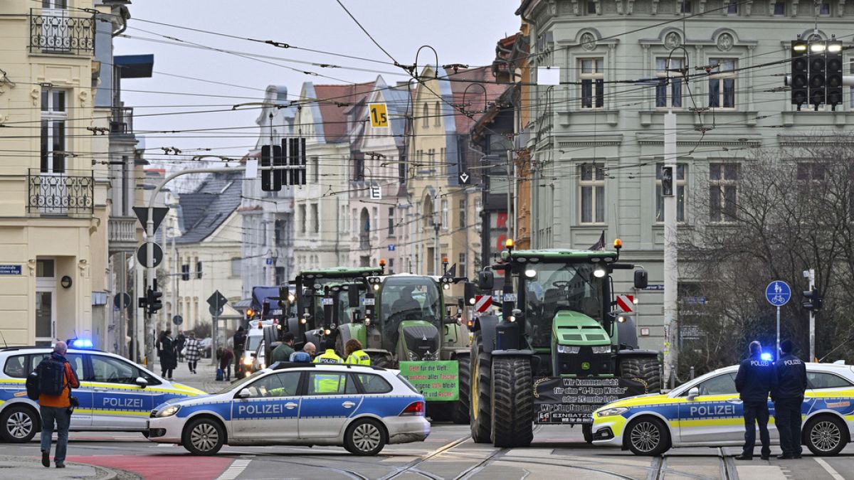 Germany's March consumer sentiment perks up, but France feels blue