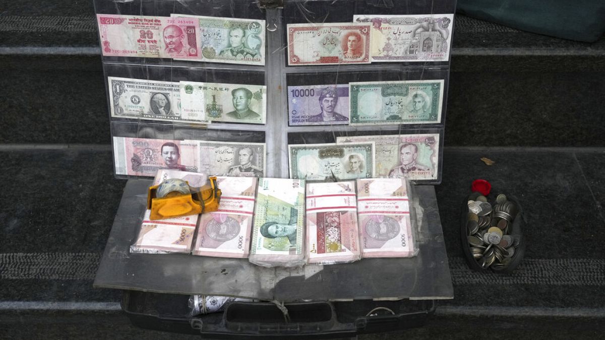 Iran refuses to recognise national currency&rsquo;s fall in free markets  