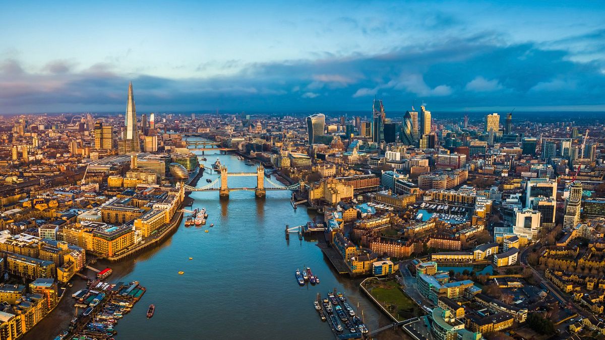 UK middle earners 'struggle' to make ends meet despite £60k salaries