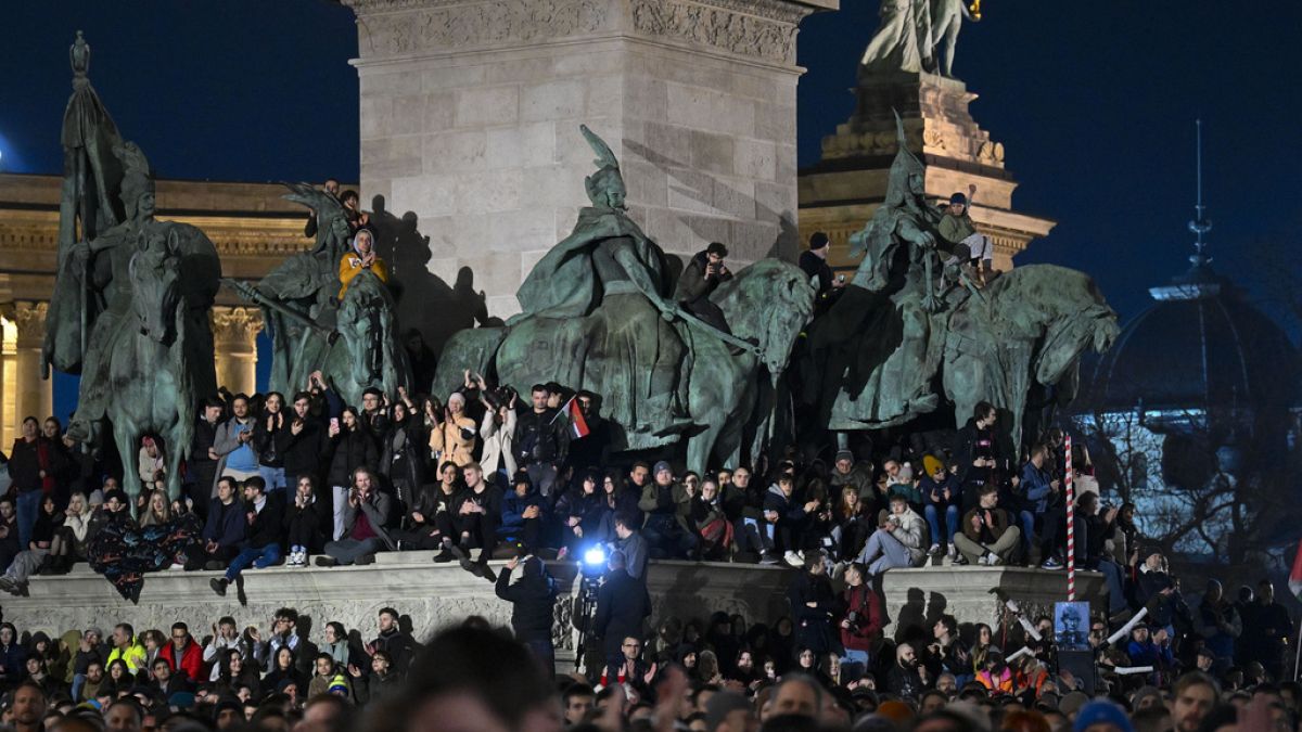 Hungary's opposition lead protest against Orbán's leadership