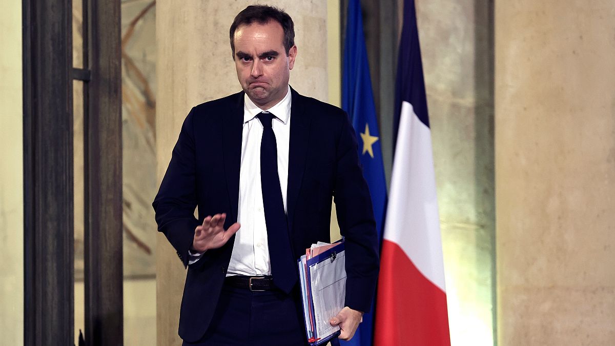 France says Russia threatened to shoot down jets over Black Sea 