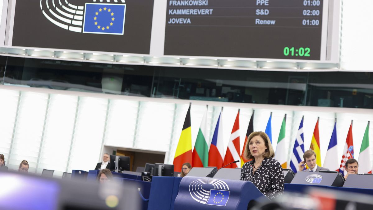 Европарламент проголосовал за защиту свободы СМИ и против слежки за журналистами