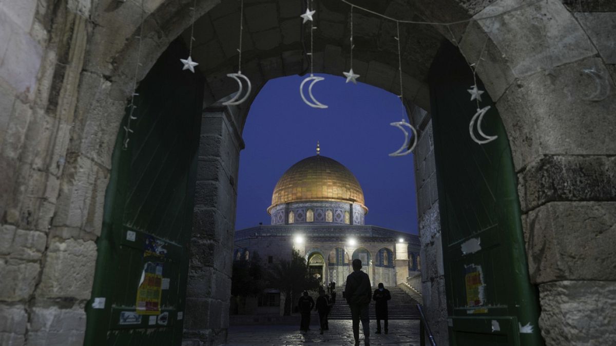 Holy month of Ramadan starts for Muslims in Middle East in the midst of war 