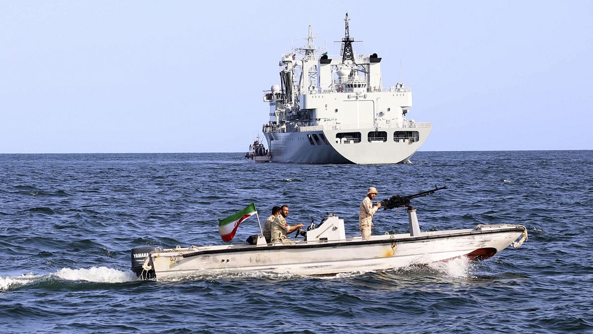Китай, Россия и Иран проводят военно-морские учения