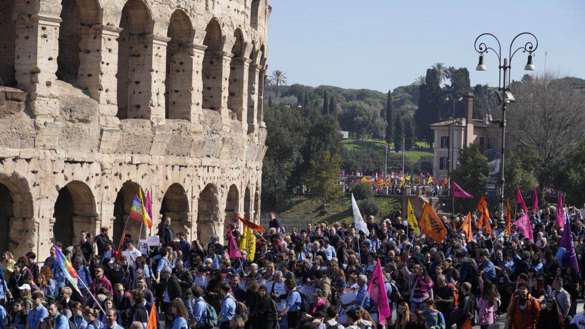 Thousands march in Rome against the mafia, demanding justice for victims