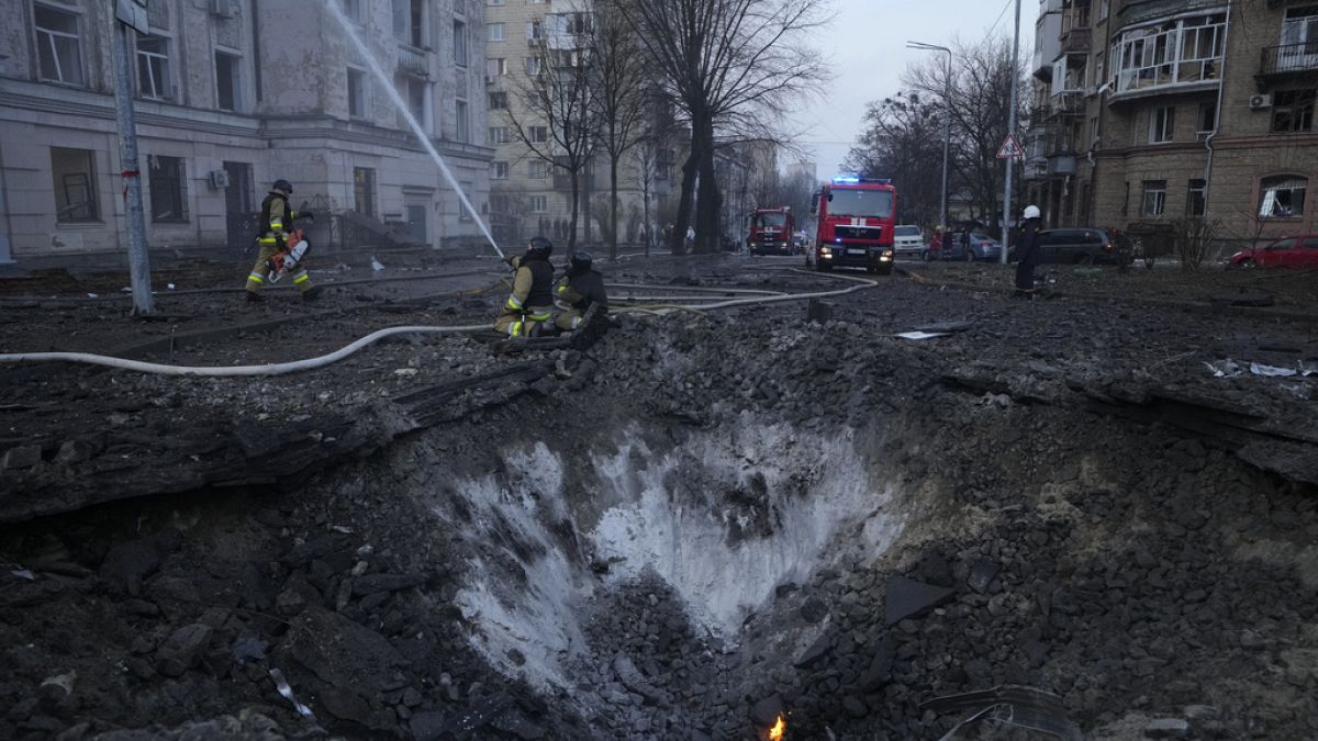 Удар по Киеву: силы ПВО сбили десятки российских ракет 