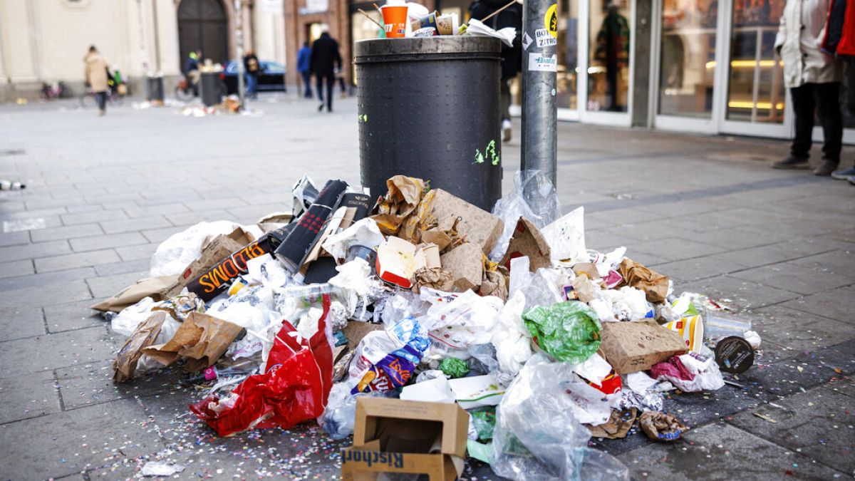 Governments agree packaging waste law despite international trade concerns