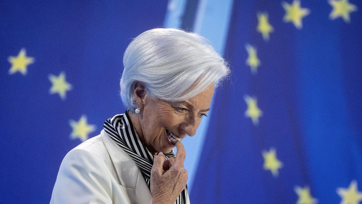 European Central Bank keeps key interest rate at a record 