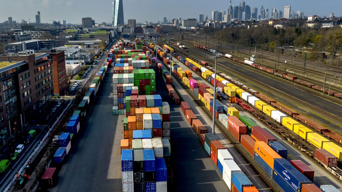 Experts slash economic growth for Germany