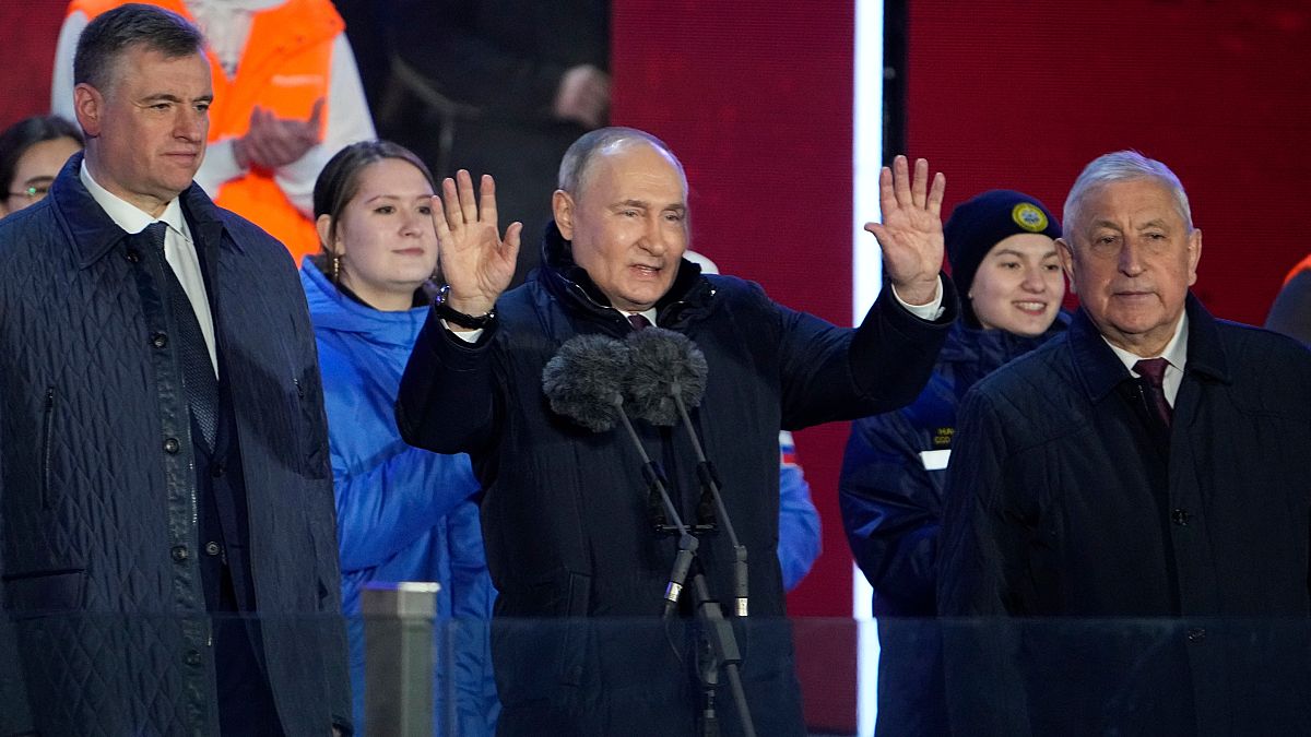 10-летие аннексии Крыма отметили концертом с участием Путина и его "соперников" 