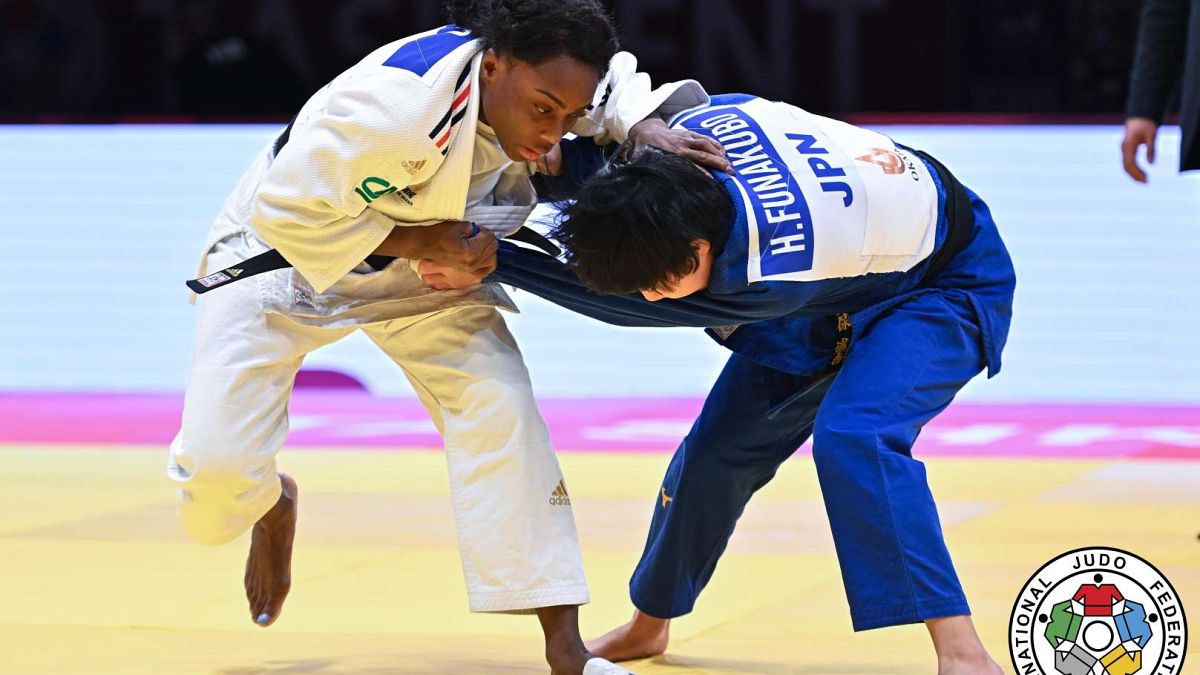 Uzbekistan strikes gold on opening day 