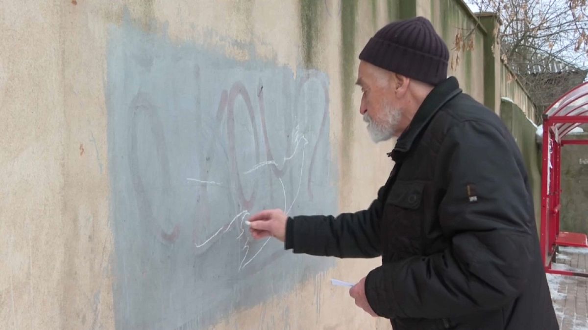 Pensioner defies Vladimir Putin with anti-war murals 