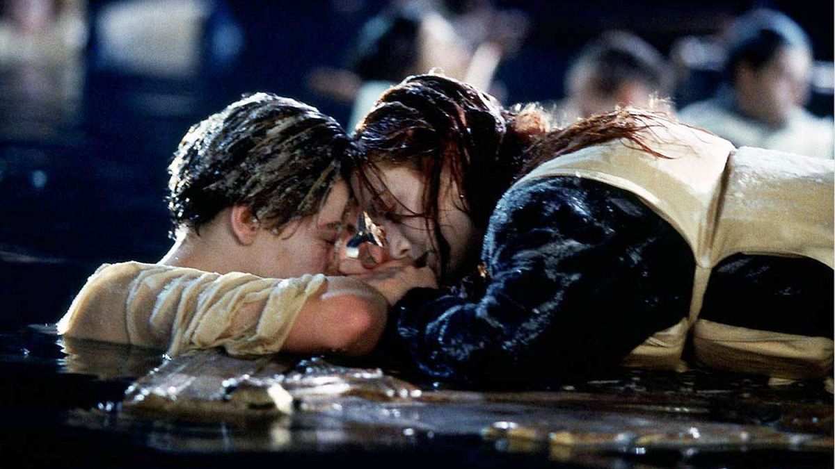 Infamous 'Titanic' floating door sells for staggering &euro;663,000 at Hollywood movie auction  