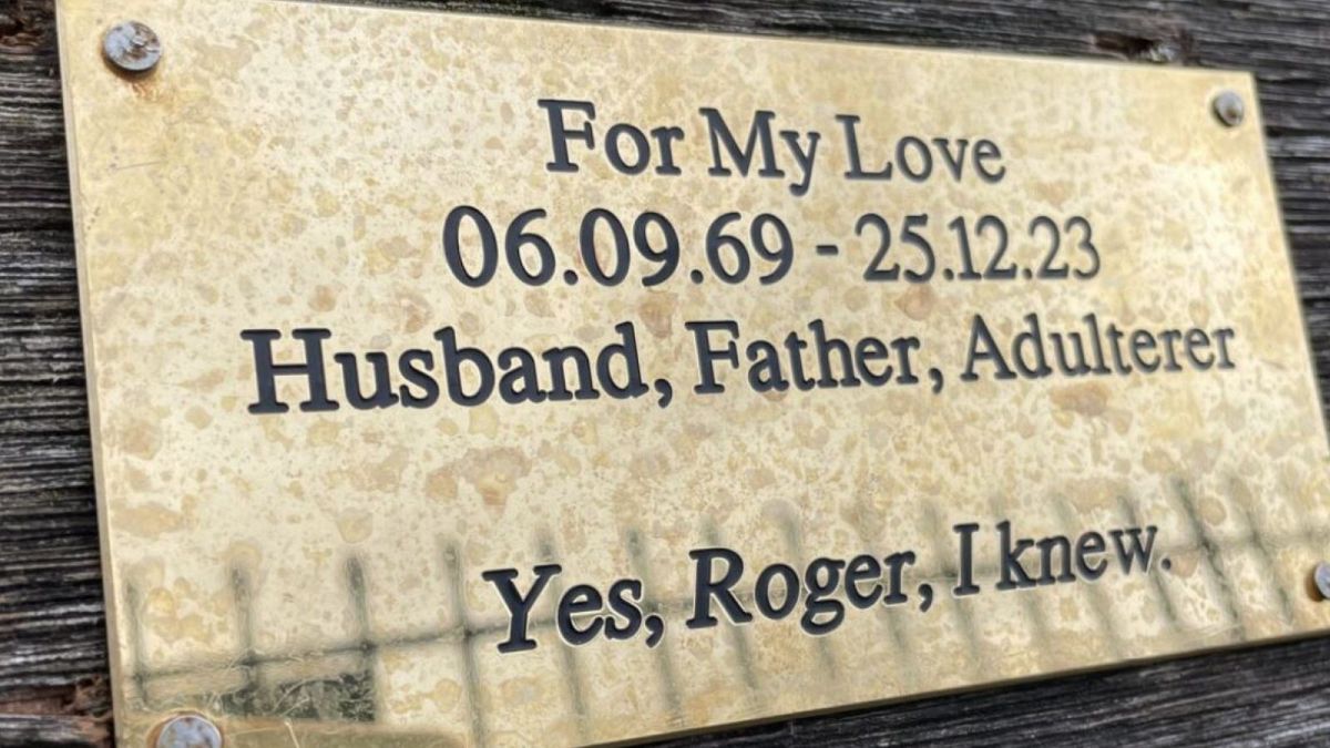 &lsquo;It&rsquo;s not Banksy&rsquo;s&rsquo;: UK artist claims mysterious viral plaque is a copy  