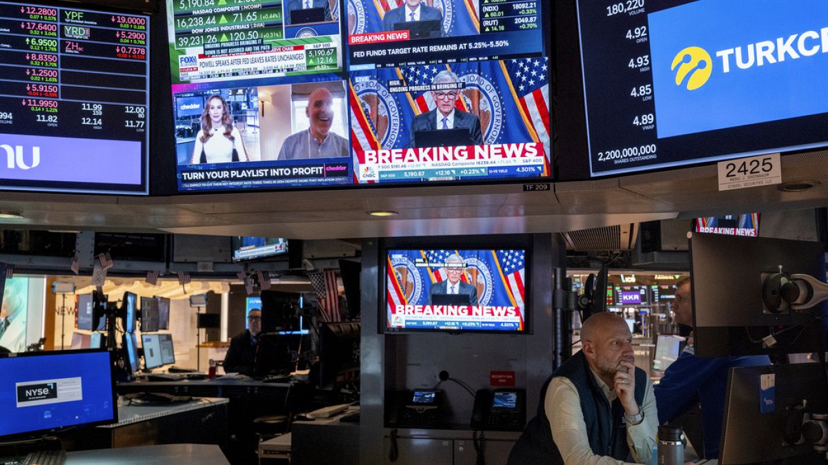Fed clears path for rate cuts: Powell lifts stocks and gold to record levels