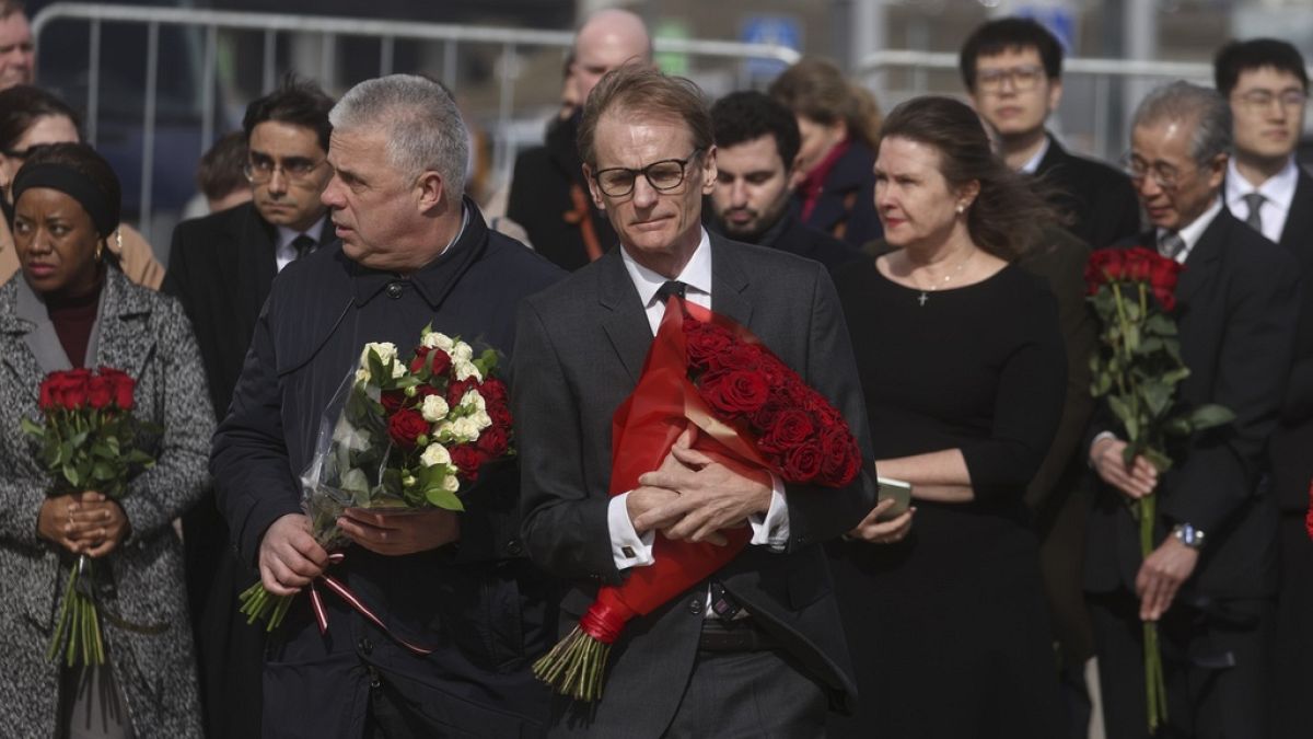 Foreign diplomats in Russia pay tribute to Crocus City Hall victims 