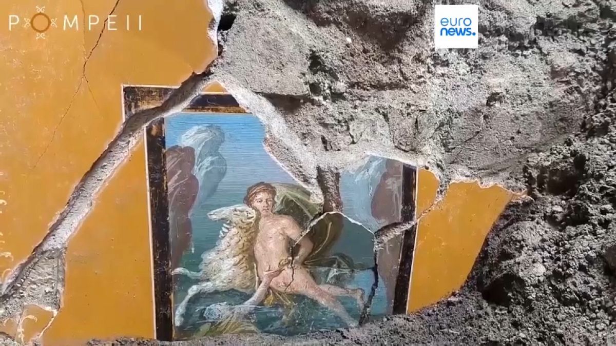 В Помпеях обнаружена прекрасно сохранившаяся фреска  
