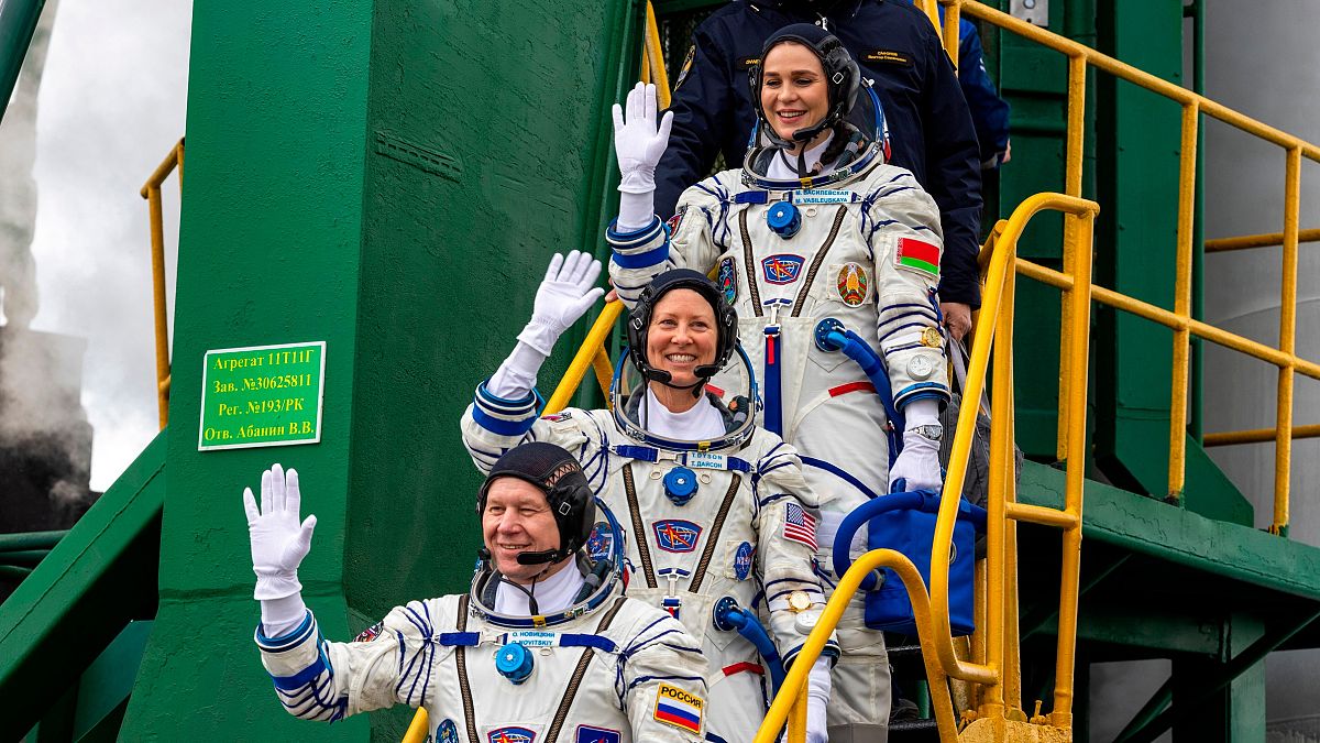 Russia aborts ISS launch for 3 astronauts moments before lift off