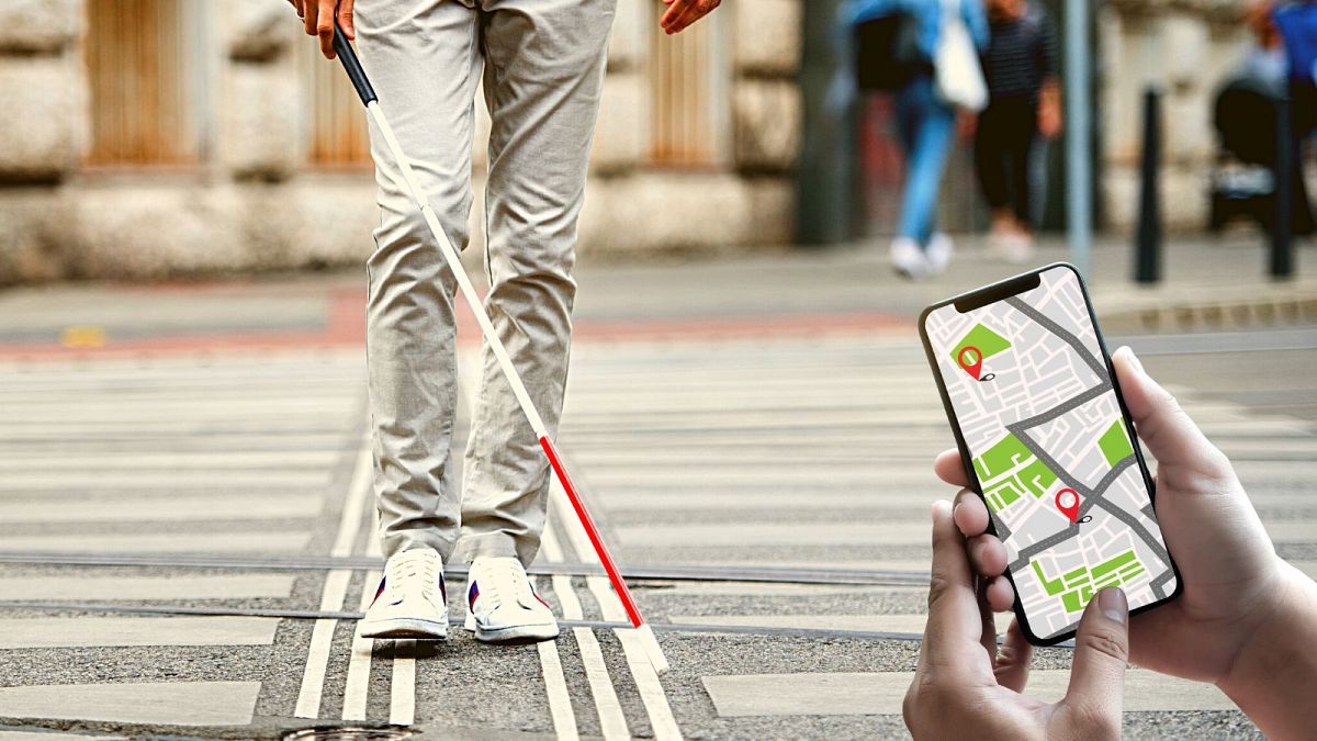 This app uses AR, '3D sound' and a camera to guide blind people around big cities 