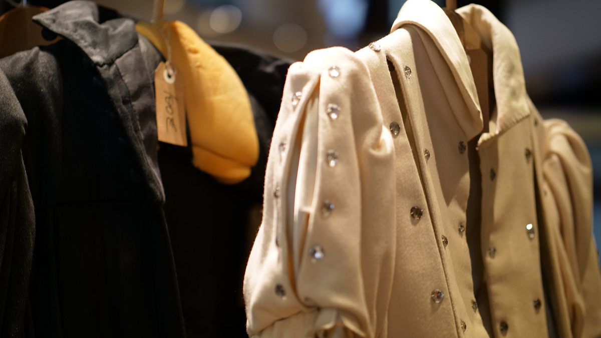 The Com&eacute;die-Fran&ccedil;aise puts its costumes on sale for fashion enthusiasts 