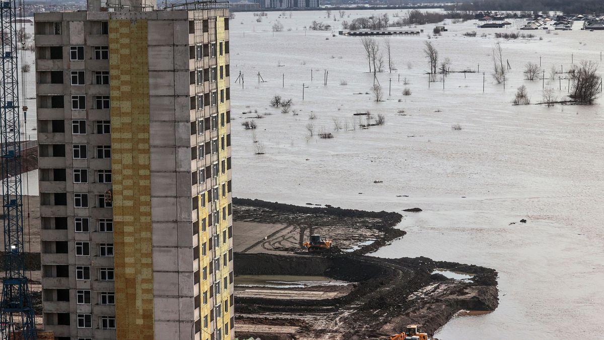 В Оренбурге объявили массовую эвакуацию из-за наводнения