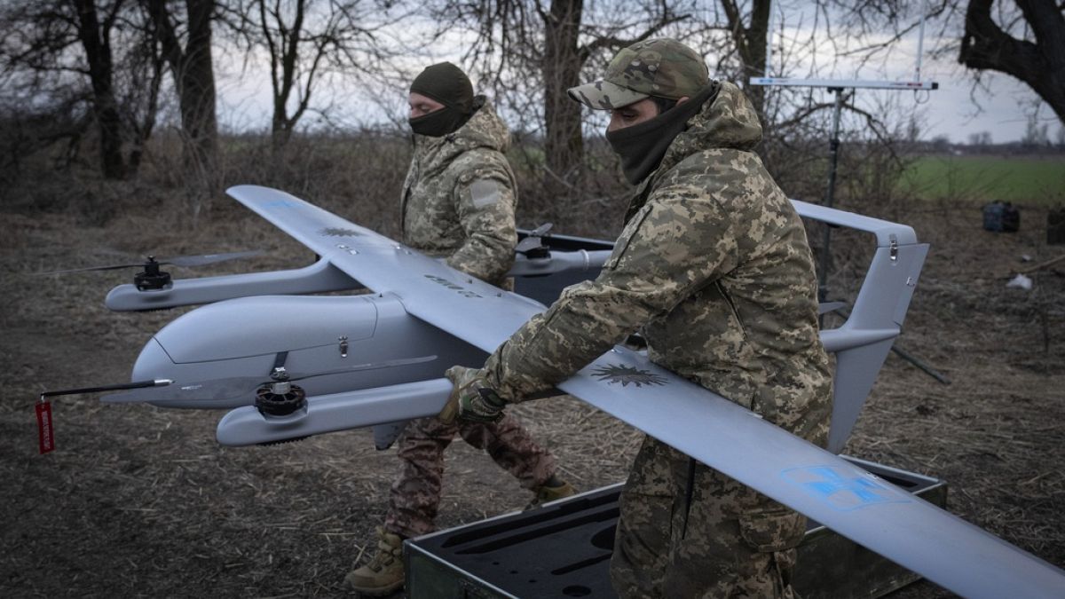 Ukraine launches a barrage of drones against Russia  