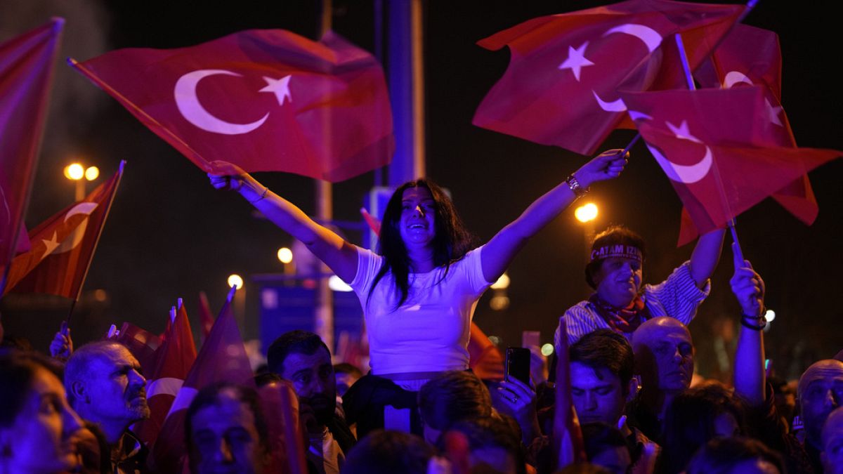 Turkey's opposition make huge gains in local elections  