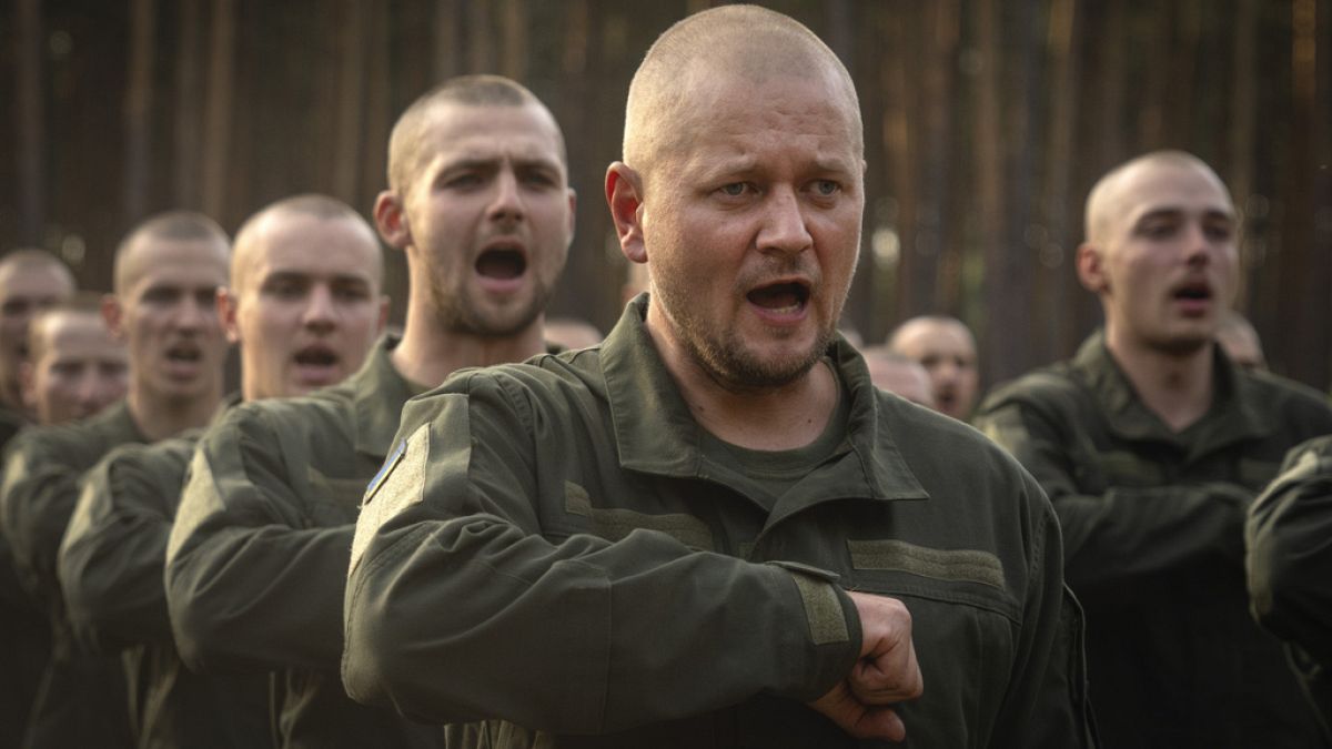 Ukraine lowers conscription age as Russia gears up for possible offensive 