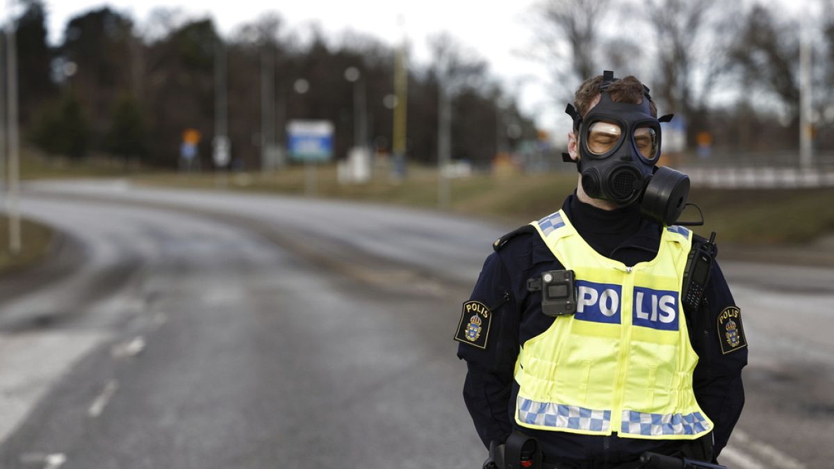 Swedish police to investigate reports of information leaks to violent gangs
