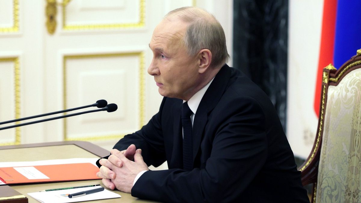 Ukraine war: UK and US metal ban, China sells military parts to Moscow, Russian influence network