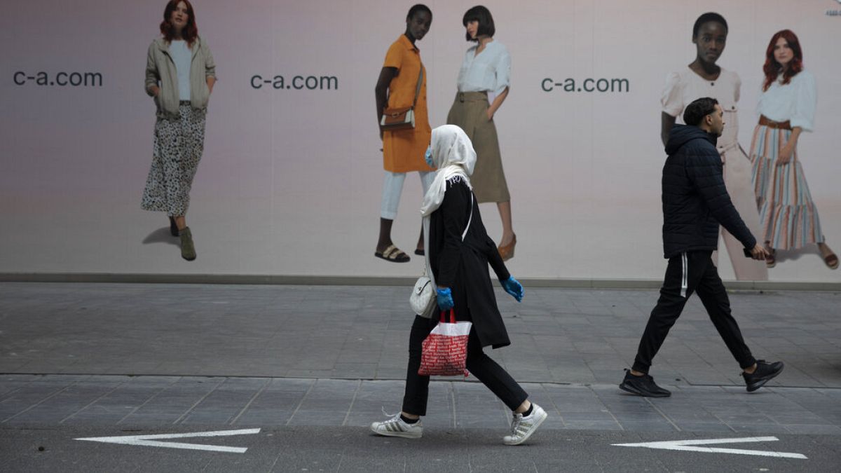 Why women are less invested than men: What can they do about it? 