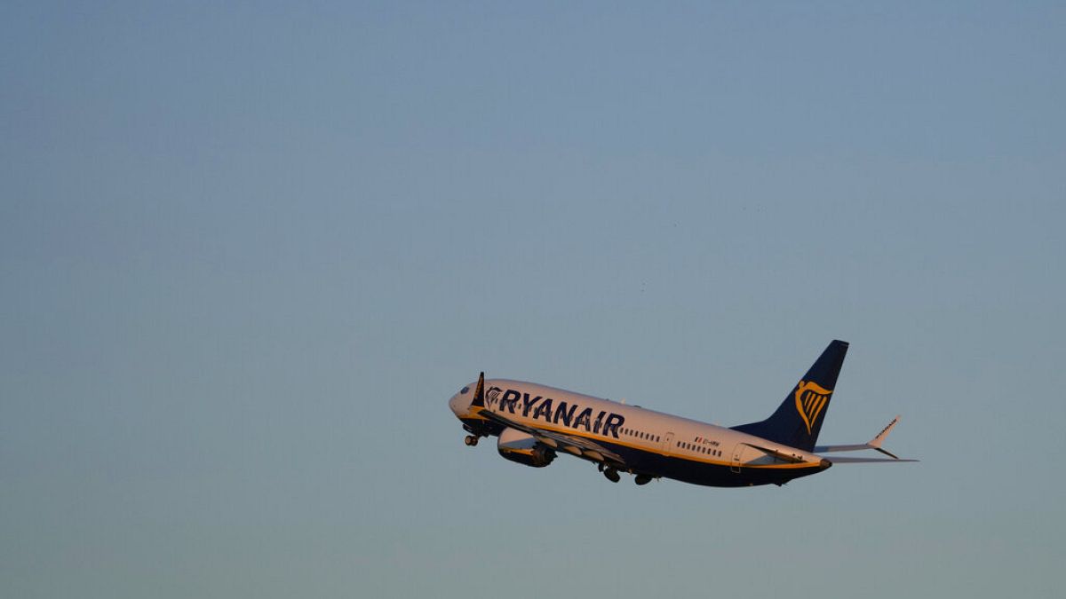 Italy looks into claims of Ryanair breach of anti-competition rules 