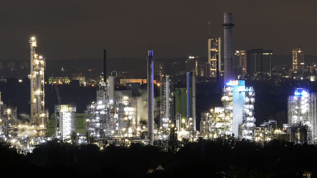 Конфликт на Ближнем Востоке раздувает нефтяные цены