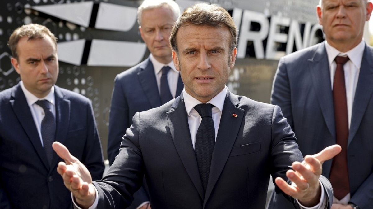 Vive la simplification: France wants to cut bureaucracy for businesses 