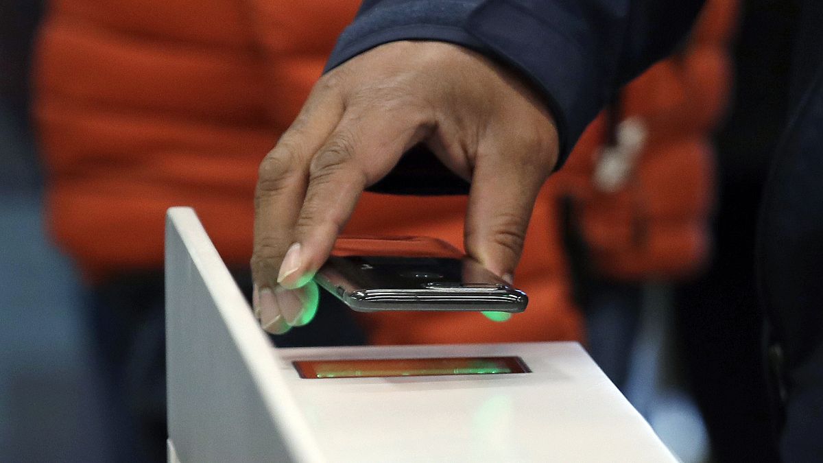 ECB queries Apple&rsquo;s promise to open up iPhone payments 
