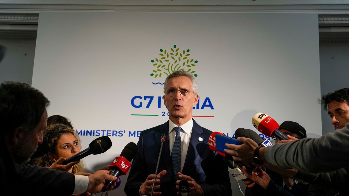 Столтенберг ожидает новых поставок ПВО Украине "уже скоро"