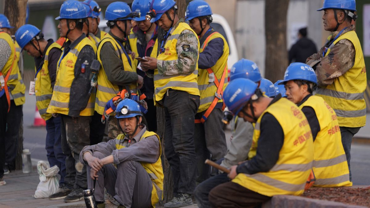 China&rsquo;s economy grows 5.3% in first quarter as Lunar New Year boosts spending 