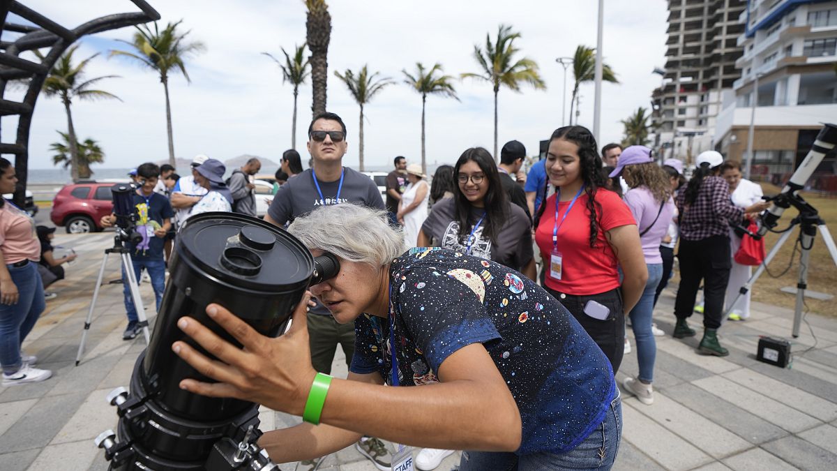 Solar eclipse: As huge crowds wait, could clouds spoil the view?