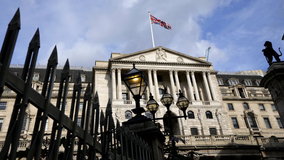 Last-minute ideas on how you can save tax in the UK before the 5 April deadline 