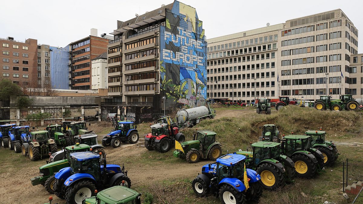Record approval of farming reform raises legal, climate concerns 