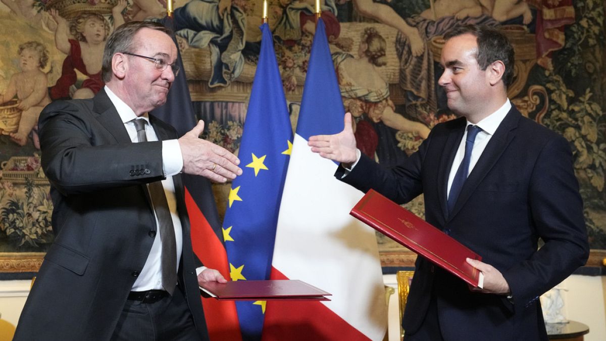 &lsquo;Tank of the future&rsquo;: German and French defence ministers sign billion euro arms project  