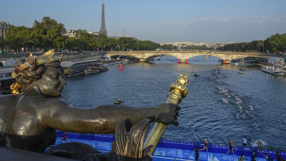 Could France's soaring deficit and debt lead to a rating downgrade? 