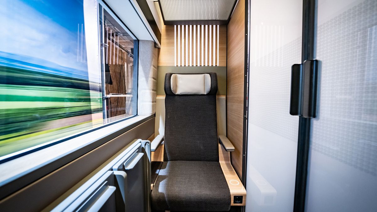 &lsquo;Smooch cabins&rsquo;: German trains will soon have private cabins with frosted glass 