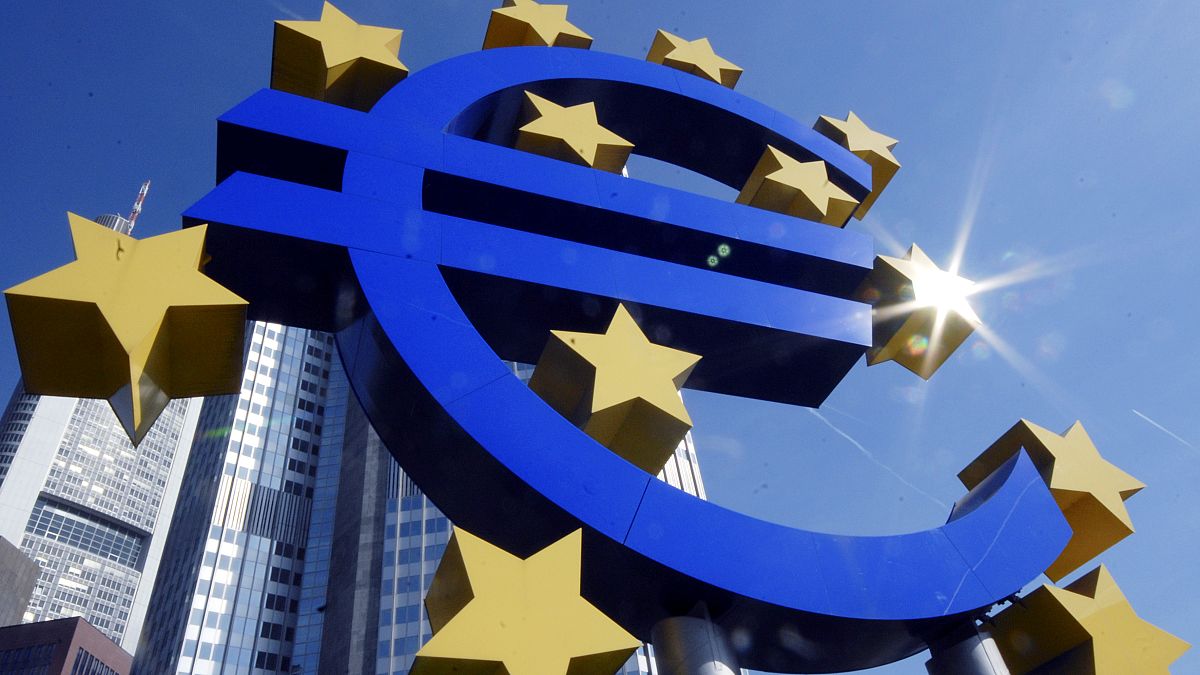 Eurozone growth tops estimates as April inflation holds steady at 2.6%