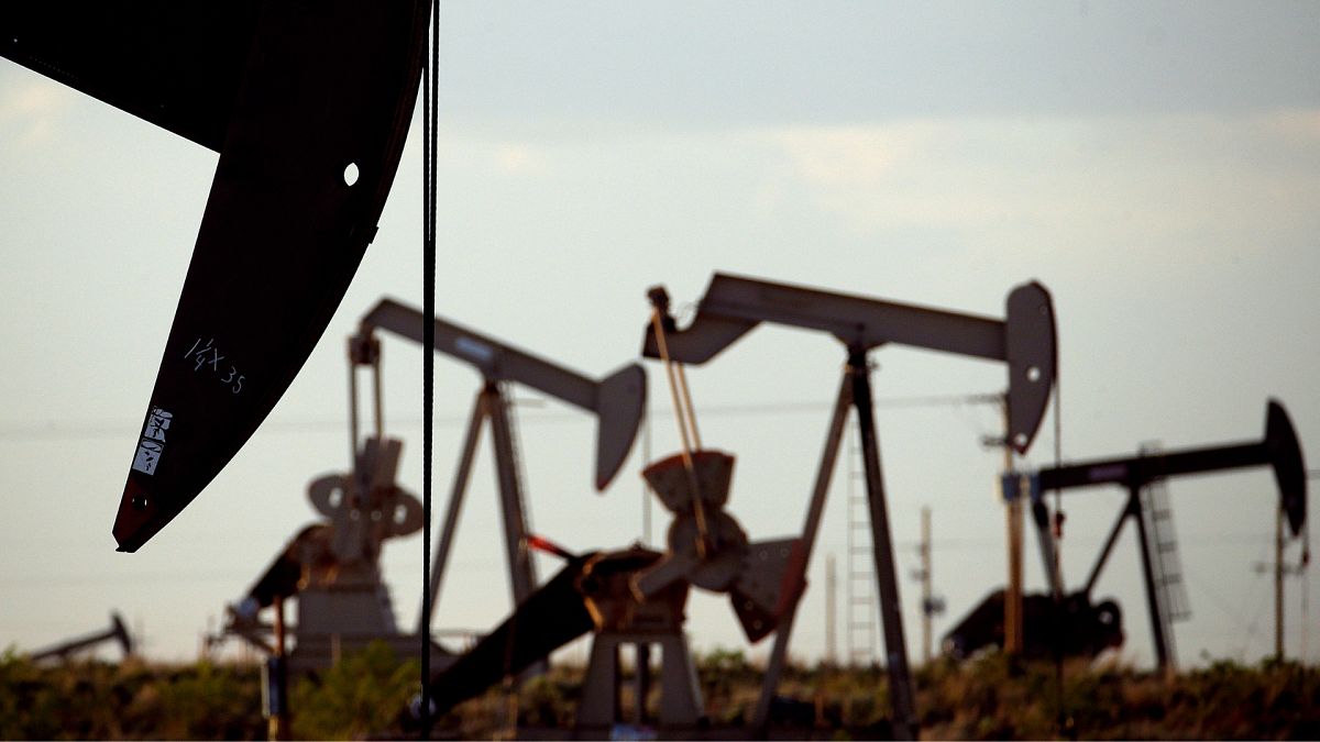 Banks are propping up the fossil fuel industry to the tune of &euro;6.5 trillion, new report finds 