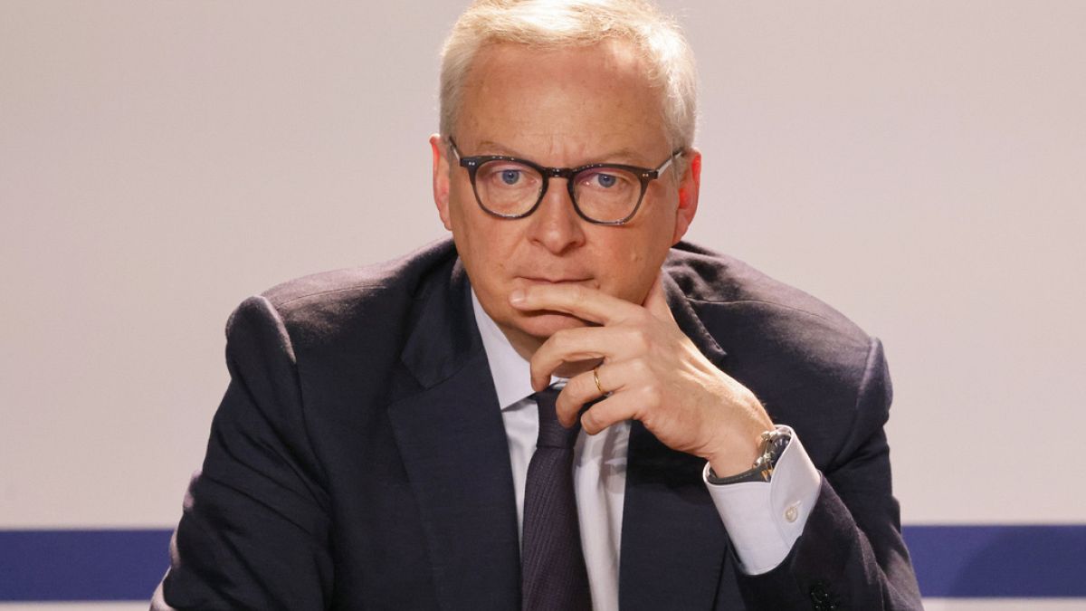 Finance minister says France will "fight" TotalEnergies&rsquo; New York listing 