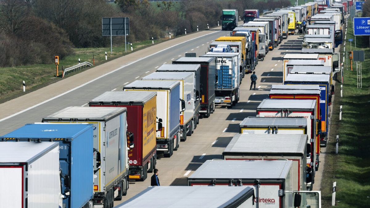 Trucks and buses to slash CO2 emissions by 90% by 2040 